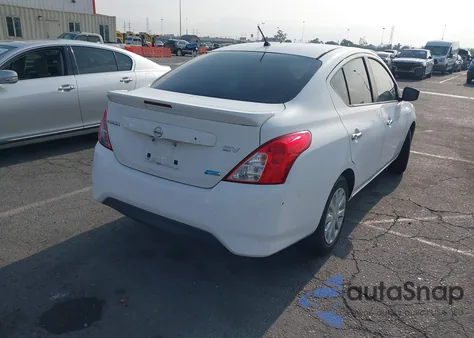 2015 Nissan Versa 1.6 S/1.6 S+/1.6 Sl/1.6 Sv z USA, uszkodzony, nr VIN 3N1CN7AP4FL909277